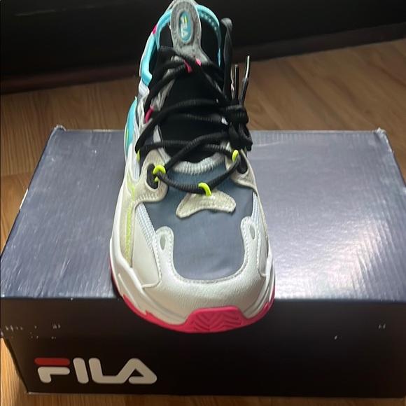 Fila - Picture 4 of 5